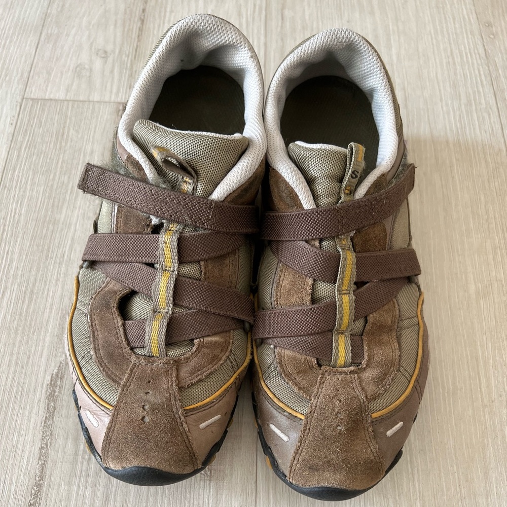 Skechers brown leather Velcro sneakers size 8